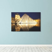 ムージー・デュのガラスのピラミッドの夜景 キャンバスプリント (インサイチュ (ウッドフロア))