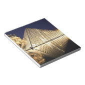 ムージー・デュのガラスのピラミッドの夜景 ノートパッド (アングル)