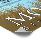 ムース湖で飲む – モンタナ ポスター (角)