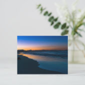 ムーディアモーティカルシースケープバイロンベイビーチat dusk ポストカード (スタンド正面)