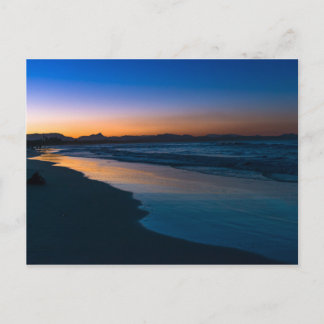 ムーディアモーティカルシースケープバイロンベイビーチat dusk ポストカード