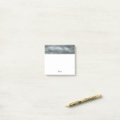 ムーディグレイ雲の正方形 ポストイット (デスク上)