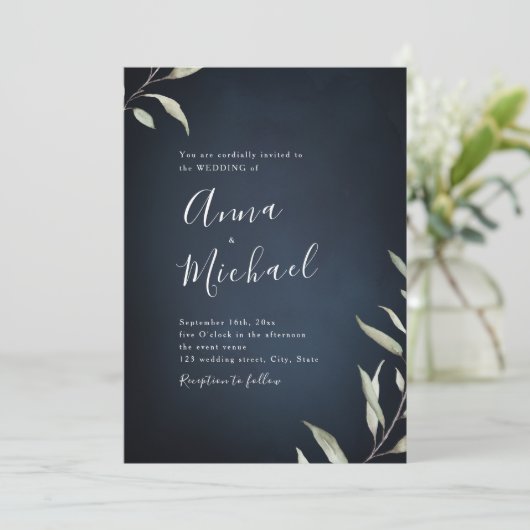 ムーディネイビーミニマルボタニカル結婚グリーン 招待状 (スタンド正面)