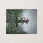 ムーディピンクローズオンチェーンリンクフェンス写真 ジグソーパズル (横)