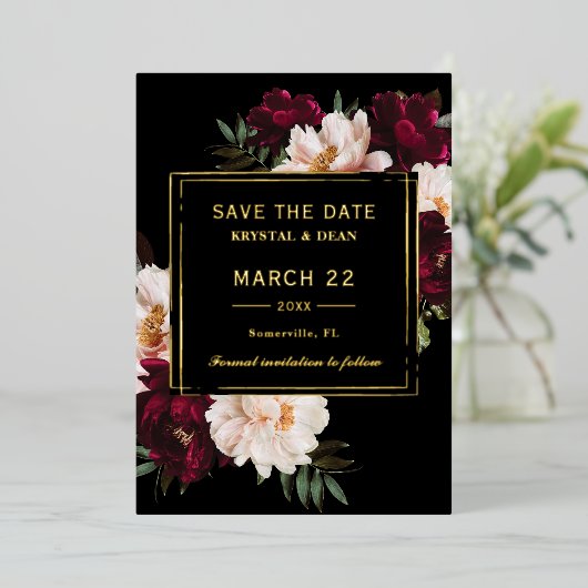 ムーディブルゴーニュ赤面フローラ結婚式の日付を保存 箔招待状 (立ち正面)