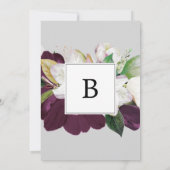 ムーディーパープルの花々 | グレー ザ ウェディング オブ 招待状 (裏面)