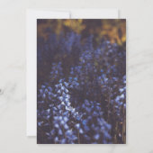 ムーディ素朴ダークパープル結婚フラワーフィールド 招待状 (裏面)