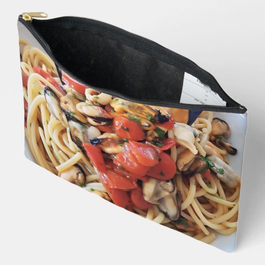 ムール貝とスパゲッティ&さくらんぼトマトフードポーク アクセサリーポーチ (見開き)