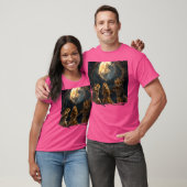 ムーンひげを付けたドラゴンズの所有者で吠える Tシャツ (ユニセックス)