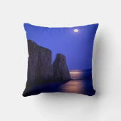 ムーンアットデュスク | Perce Rock Gaspe Coast Quebec クッション (裏面)