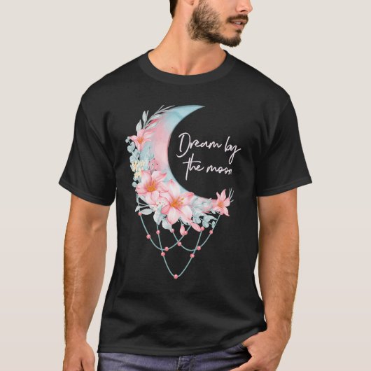 ムーンキャッチャーの青いピンクのユリの花で夢 Tシャツ (正面)