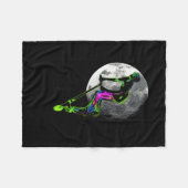 ムーントリッピング – スクーター少年アートワーク フリースブランケット (正面(横))