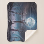 ムーンハロウィンに達する怖い墓地の手 シェルパブランケット (正面)