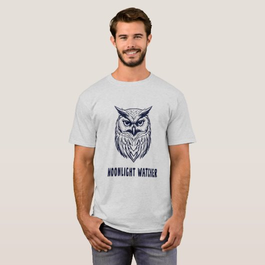 ムーンライトウォッチャー - 神秘的なフクロウのデザイン Tシャツ (正面フル)