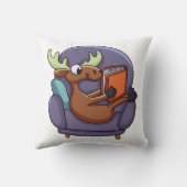 ムー読スの本をソファに置く|背景色を選択 クッション (裏面)