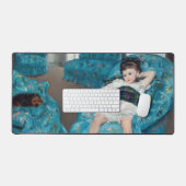 メアリーカサット – 小さな女の子インアブルーアームチェア デスクマット (キーボード&マウス)