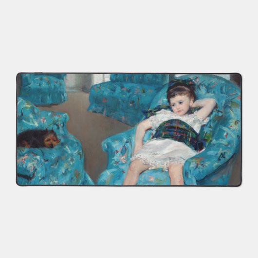 メアリーカサット – 小さな女の子インアブルーアームチェア デスクマット (正面)