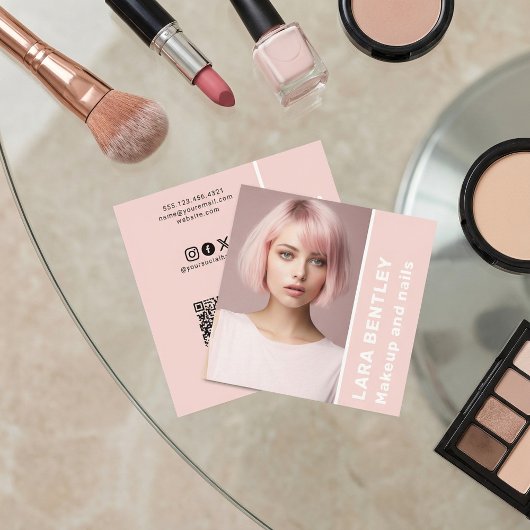 メイクアップと爪、 ネイルソーシャルメディアQRコード スクエア名刺