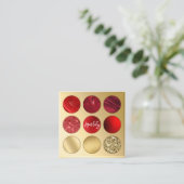 メイクアップアーティスト金ゴールドQRCodeロゴEyeshadow Red スクエア名刺 (スタンド正面)