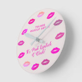 メイクアップアーティストMUAピンクの口紅の壁時計 ラウンド壁時計 (傾斜)
