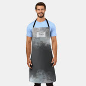 メイクモダンアップアーティストサロンモノグラムエプロン エプロン (着用した状態)