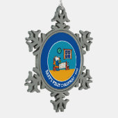 メイジーレディフォーベッドブルーパジャマ スノーフレークピューターオーナメント (左)