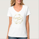 メイド・オブ・オーナー（花嫁付き添い人）の好意のエレガントな金ゴールドの線条細工の結婚式 Tシャツ<br><div class="desc">この美しいTシャツはメイド・オブ・オーナー（花嫁付き添い人）のための結婚祝いか好意として設計されています。 彼女の名前、カップルの名前および結婚式の日付に入るために特色にします文字"メイド・オブ・オーナー（花嫁付き添い人）"、また場所が付いている金ゴールドのフェイクなホイルの花のボーダーを私達の金ゴールドホイルのエレガントな結婚式の続き、それと調整するように設計しました。 あなたの特別な日の部分があることのために彼女を感謝していす美しい方法。</div>