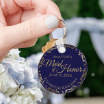 メイド・オブ・オーナー（花嫁付き添い人）結婚ズギフトNavy Blue and金ゴールド キーホルダー<br><div class="desc">これらのキーホルダーは与え、あなたの結婚式のパーティーのメイド・オブ・オーナー（花嫁付き添い人）に好意として設計されている。ネイビーシンプルブルーの背エレガント景、金ゴールド文字、金の箔のフローラレースを備えたデザインを備えフェイクて縁どいる。特別な日感謝していに参加するための完璧なメイド・オブ・オーナー（花嫁付き添い人）への道！</div>