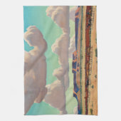 メイナード・ディクソンによるナバホの広い土地 キッチンタオル (縦)