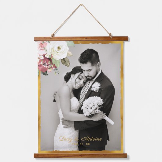 メイブピンクフローラ金ゴールド結婚エッジのフォトウッド 吊り下げ型タペストリー (正面)