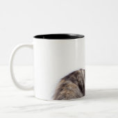 メインのあらいぐま猫 ツートーンマグカップ (左)