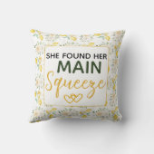 メインの相棒が見つかった！レモンの花嫁シャワー クッション (裏面)