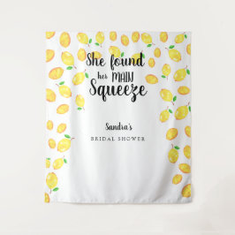 メインの相棒が見つかった！レモン ブライダルシャワー タペストリー