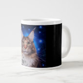 メインクーンの猫 青い背景の星 ジャンボコーヒーマグカップ (正面右)
