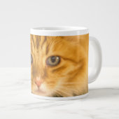 メインクーン猫の睨み合い ジャンボコーヒーマグカップ (正面右)