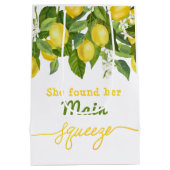 メインスクイーズ レモン テーマ ウェディング ブライズシャワー ミディアムペーパーバッグ (裏面)