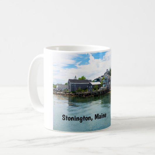 メイン州ストニントンのウォーターフロントエリア コーヒーマグカップ (正面左)