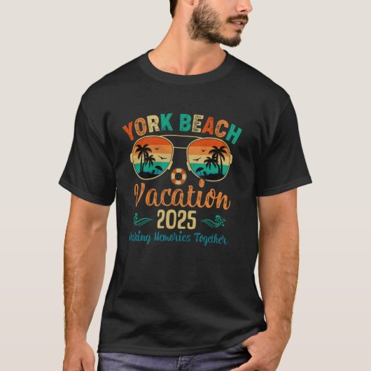 メイン州ヨークビーチの休暇 2025 友達 家族 夏季 Tシャツ (正面)