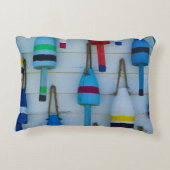 メイン、ストニントン、装飾ロブスターブイ アクセントクッション (裏面)