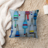 メイン、ストニントン、装飾ロブスターブイ クッション (ブランケット)