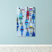 メイン、ストーニントン、装飾ロブスターブイ キャンバスプリント (インサイチュ (ウッドフロア))