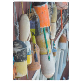 メイン、バー港。カラフルロブスタートラップブイ クリップボード (裏面)