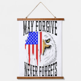 メイ、決してイーグルを許忘れす。 吊り下げ型タペストリー