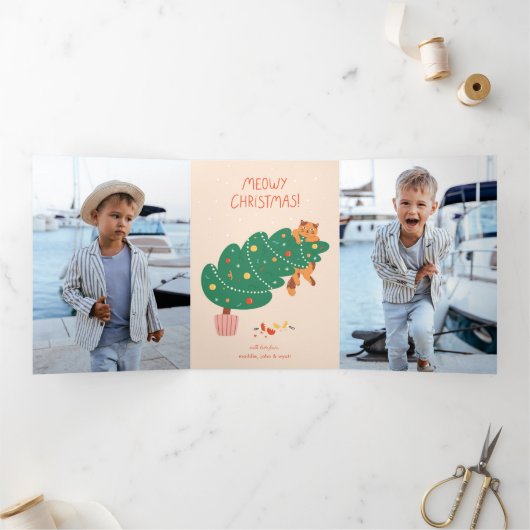 メウォー・クリスマス - イタズラな猫の楽しみ 三つ折りクリスマスカード (内部)