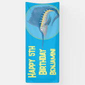 メカジキの漫画のパーソナライズされた誕生日 横断幕 (縦)