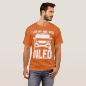 メカニックジョークカー工場オイル レトロ Tシャツ (正面フル)