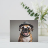 メガネと帽子をかぶったおもしろい犬 ポストカード (スタンド正面)