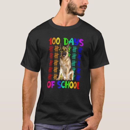 メガネをかけたジャーマンシェパードの100日目の登校日 Tシャツ (正面)
