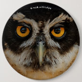 メガネフクロウの魅惑の黄金の目 缶バッジ (正面)