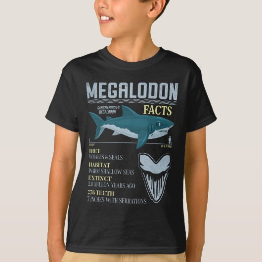 メガロドンの事実 メガ 古代サメの歯の化石 Tシャツ (正面)